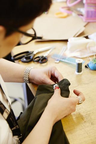 Sewing on button